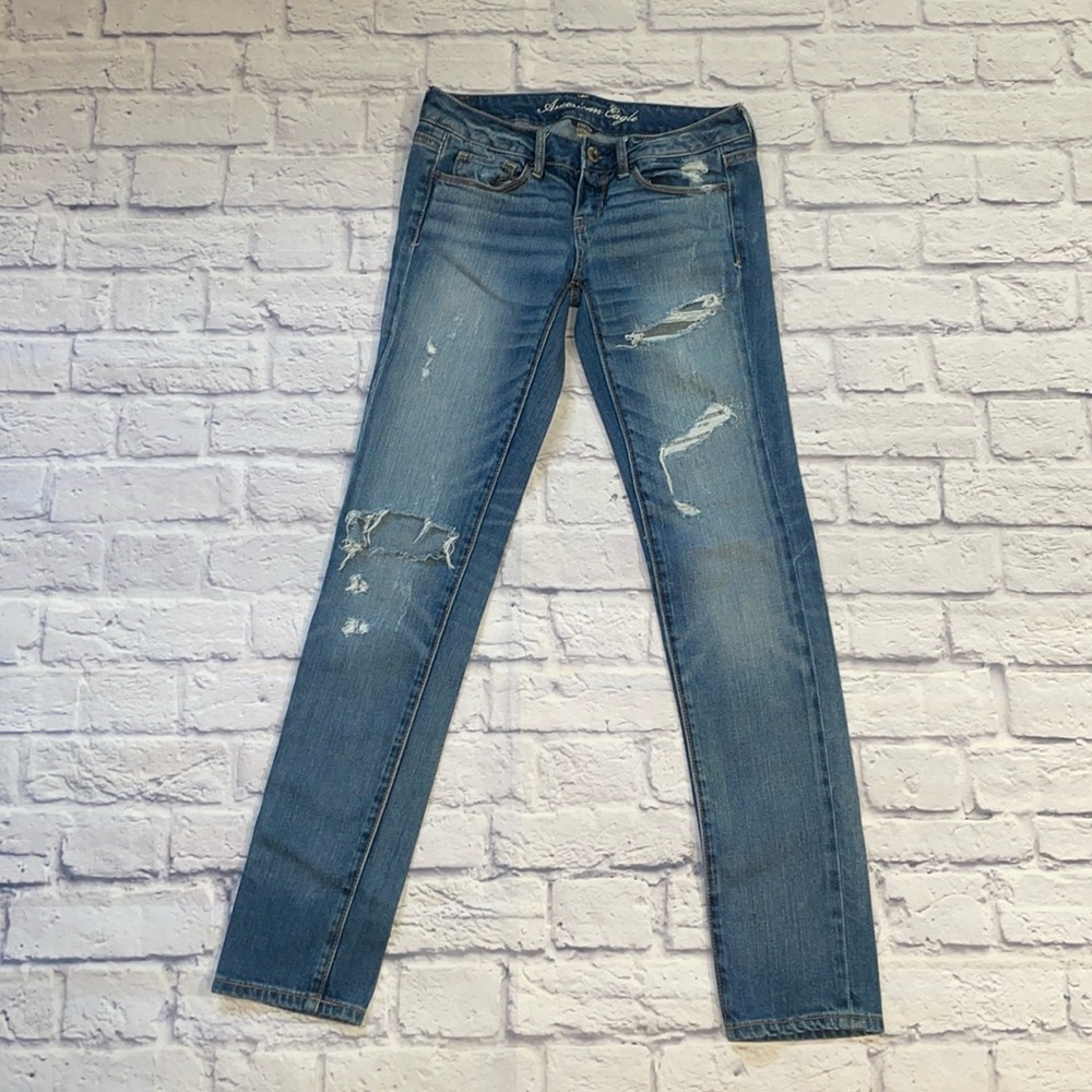 American Eagle - Distressed Skinny Stretch. Size 0